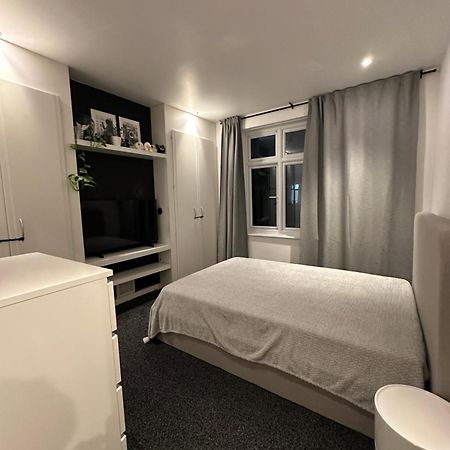 Luxury Bedroom Excel Londres Extérieur photo